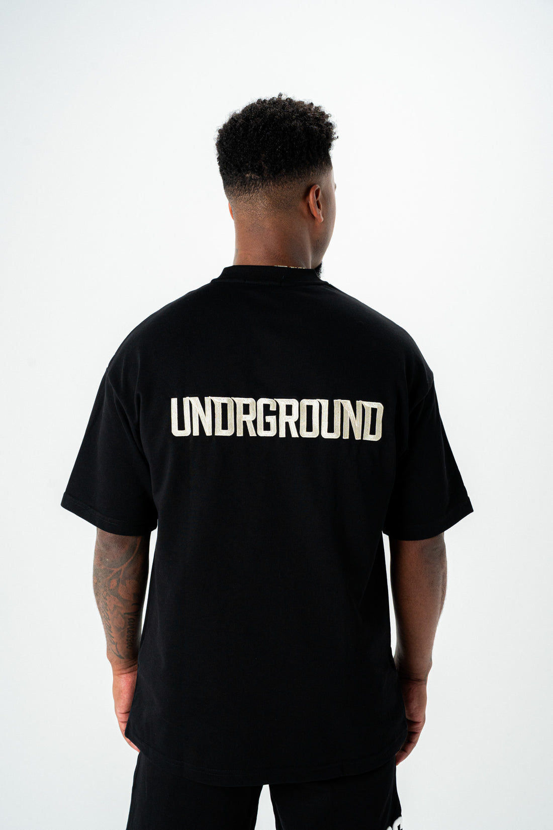 UG EMPIRE STREET TEE 'BLACK/GOLD'