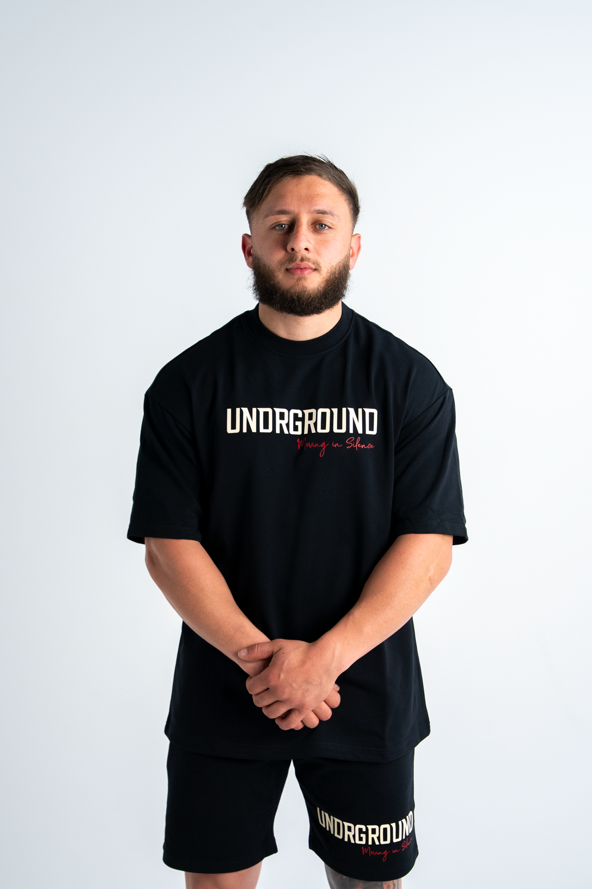 UG MOVING IN SILENCE TEE x 'BLACK/RED'