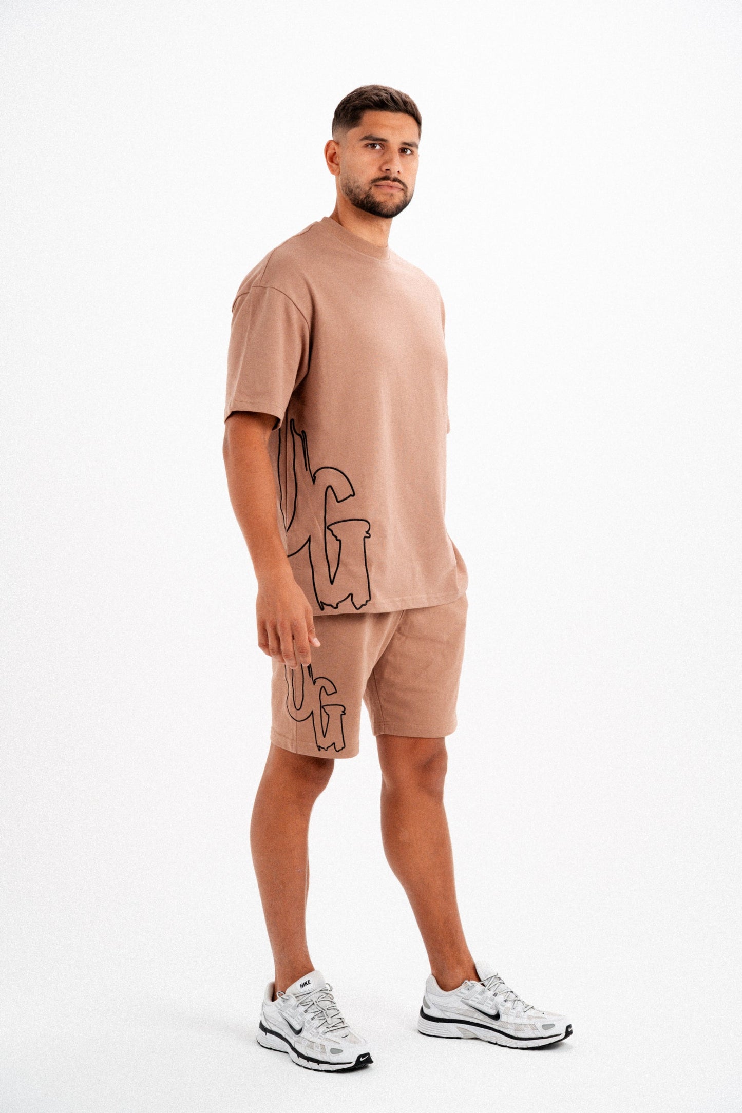 UG OMERTA TEE - ESPRESSO
