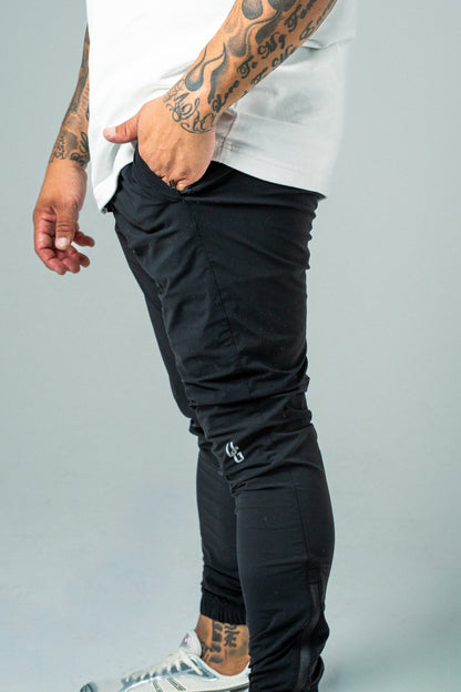 UG ULTRALIGHT PERFOMANCE JOGGERS